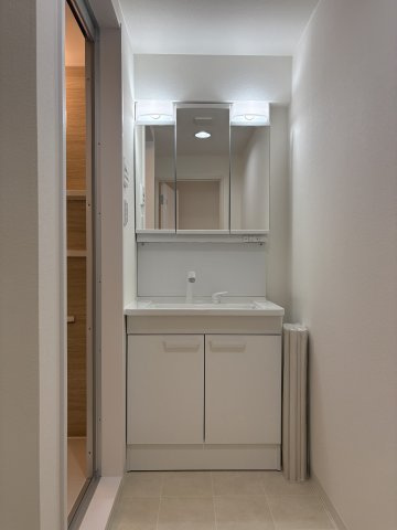 ファミール日進一番館の独立洗面台