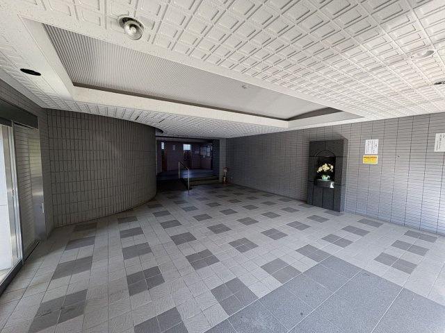 ダイアパレス日進のエントランス