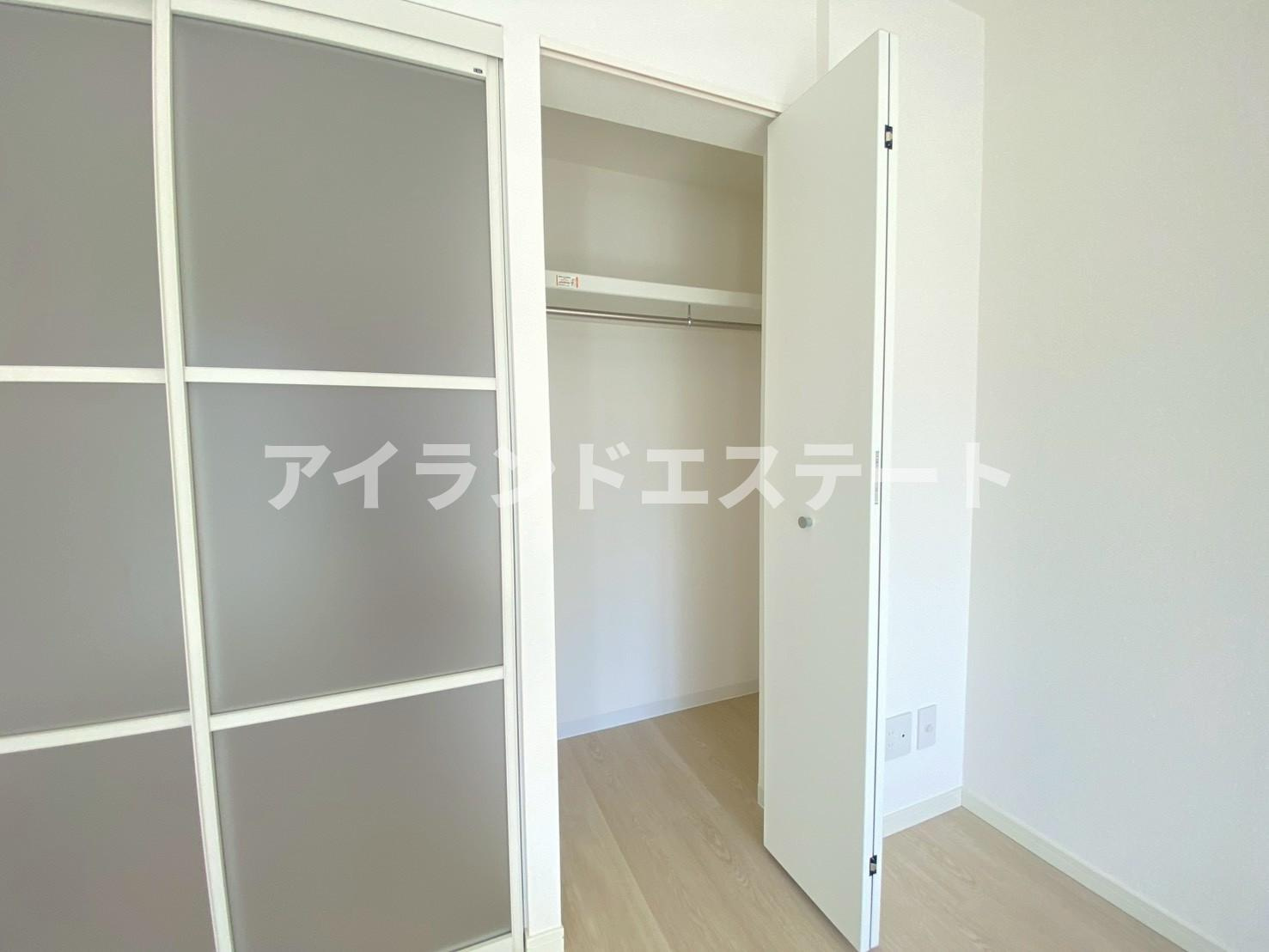 SOCIETY SAKURA-SHIMMACHI　独立洗面台　オートロックの収納