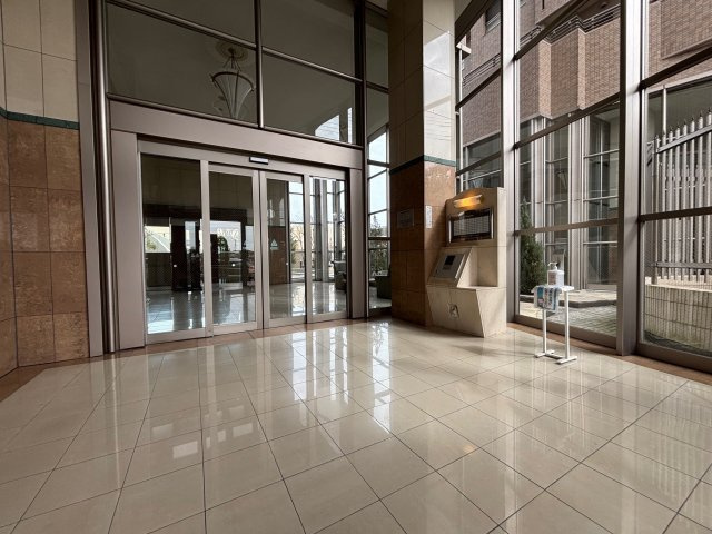 ライオンズガーデン稲沢西棟のエントランス