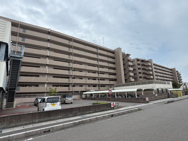 ライオンズガーデン稲沢西棟の外観