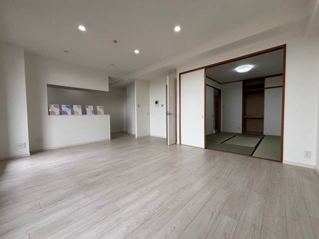 ライオンズガーデン稲沢西棟の居間・リビング