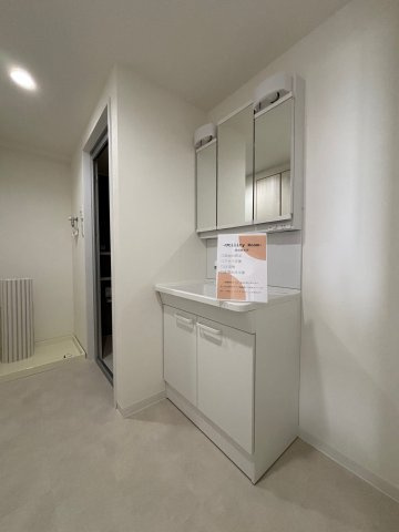 ライオンズガーデン稲沢西棟の独立洗面台