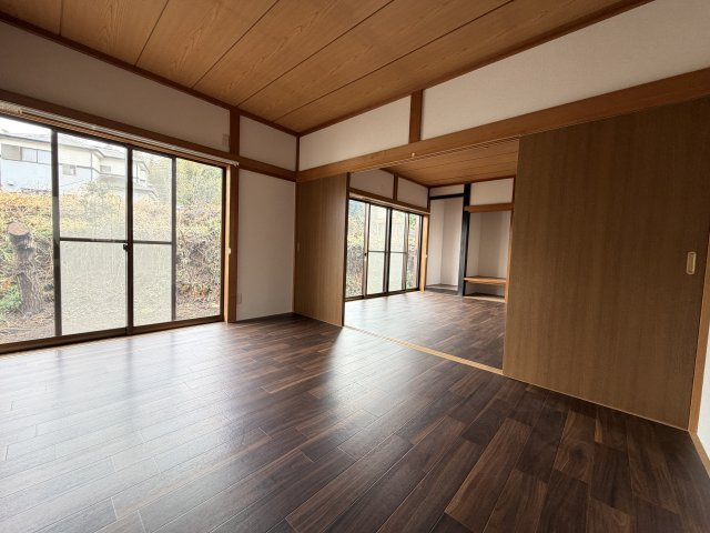 八街榎戸戸建ての洋室