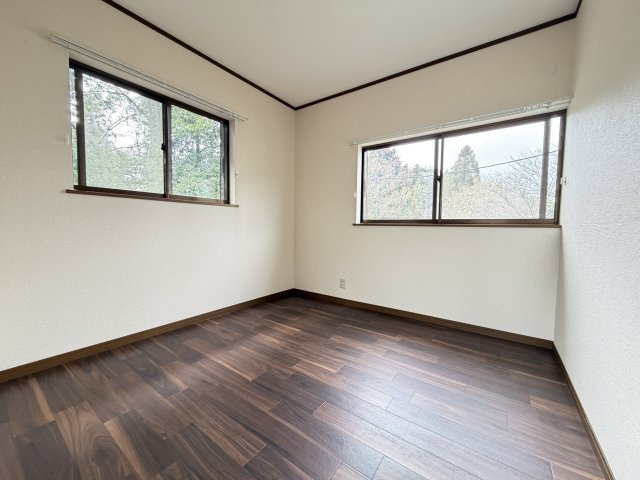 八街榎戸戸建ての洋室