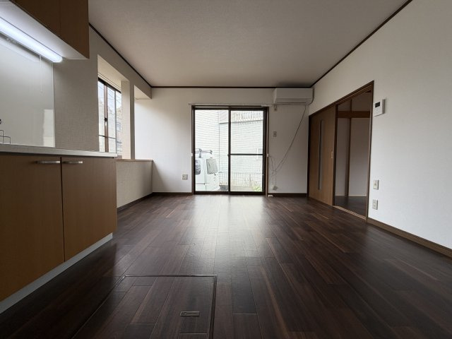 八街榎戸戸建ての居間・リビング