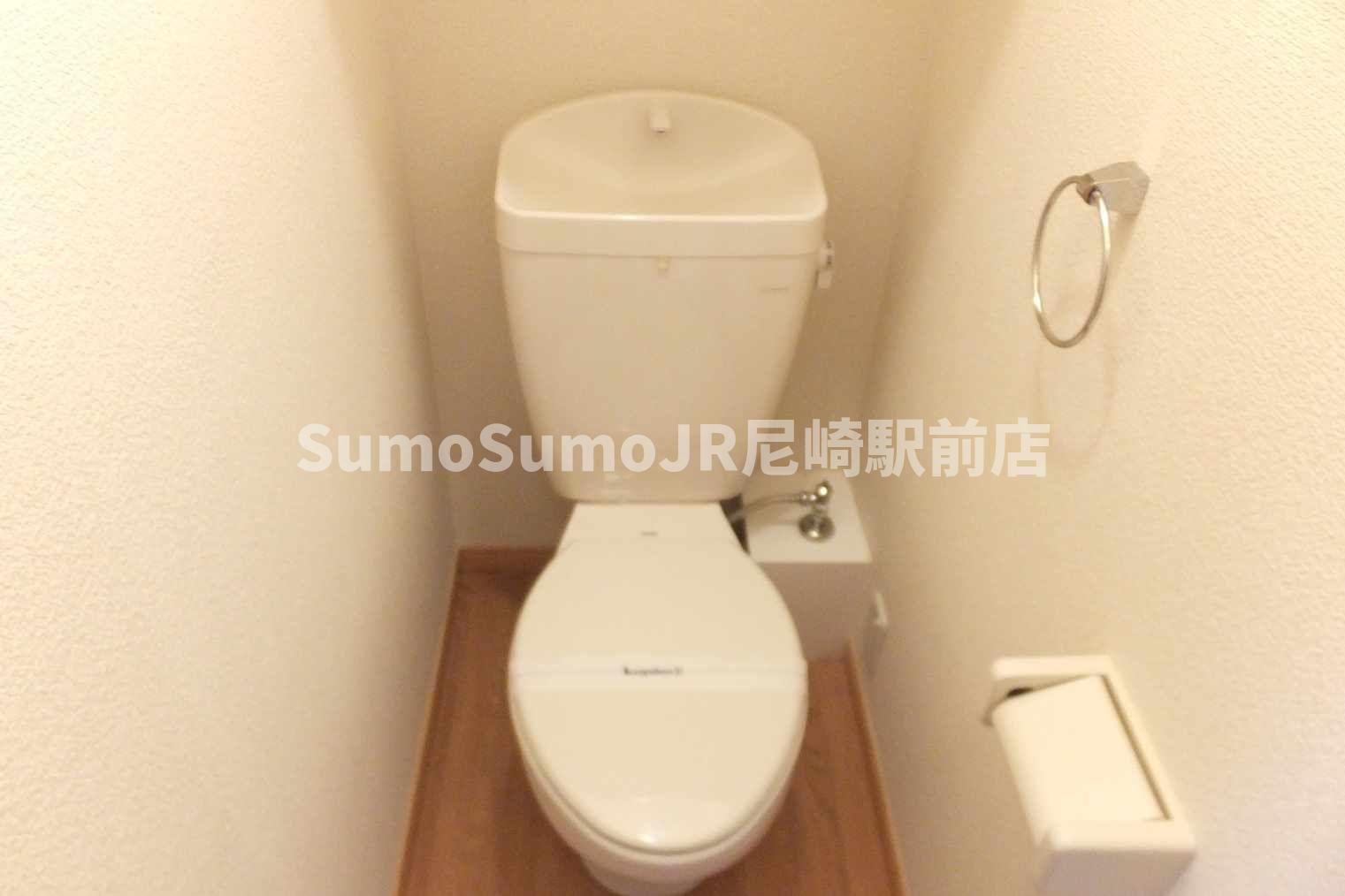 レオパレスソレイユ野里のトイレ|落ち着いた色調のトイレです