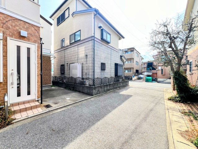 里中町2丁目の前面道路含む現地写真|前面道路