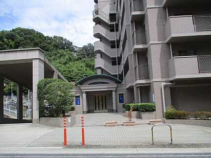 アーバンタワー己斐のエントランス