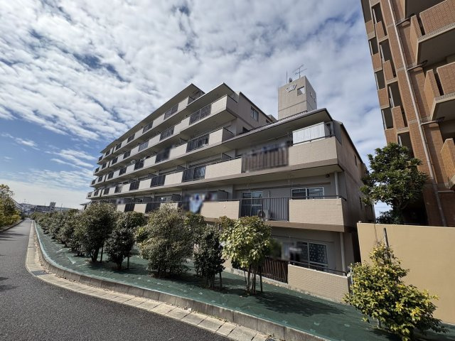 宝マンション滝ノ水の外観