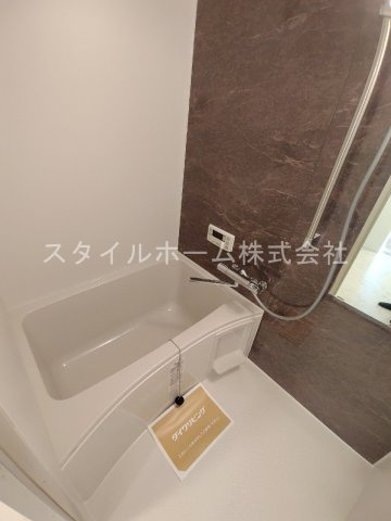 胡蝶羽根井の浴室|別部屋写真です。