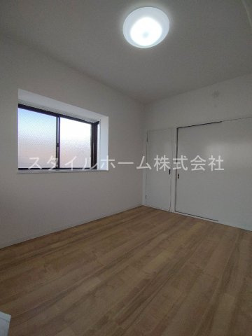 胡蝶羽根井の洋室|別部屋写真です。