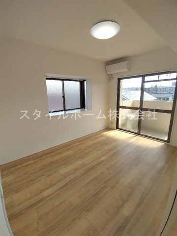 胡蝶羽根井の寝室|別部屋写真です。