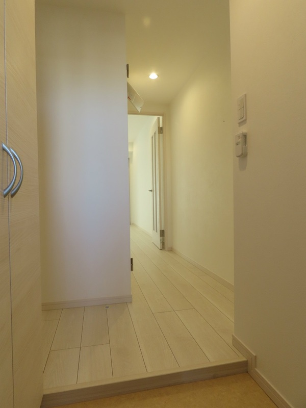 リブリ・レジデンス三ノ輪の玄関