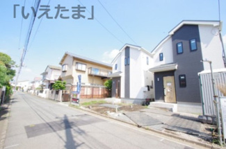 【前面道路含む現地写真】 | 【仲介手数料無料！！】日野市東平山2丁目　新築戸建て（全2棟）A号棟　4090万円 | 令和８年5月15日撮影　建築中