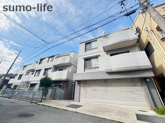 ロイヤルハイツ歌園Ⅱの外観