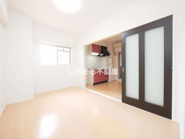 フロンティアタワー九条Ⅲの洋室