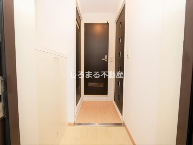 フロンティアタワー九条Ⅲの玄関