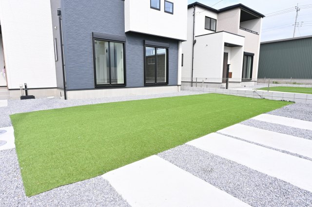 【庭】 | 太田市新田上江田町　タクトホーム | 広いお庭でBBQやガーデニング、ドッグランなど夢が広がりますね♪