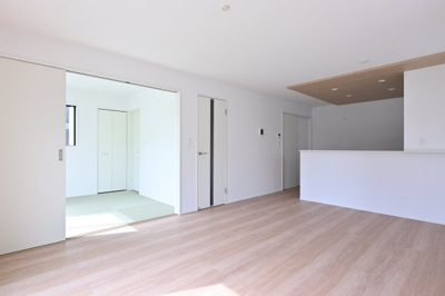 【居間・リビング】 | 太田市新田上江田町　タクトホーム | お友達を呼んでホームパーティーもできる広々ダイニングです♪