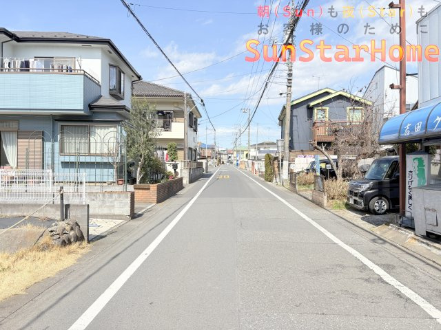 【サンスターホーム】福生市熊川　長期優良新築戸建の前面道路含む現地写真