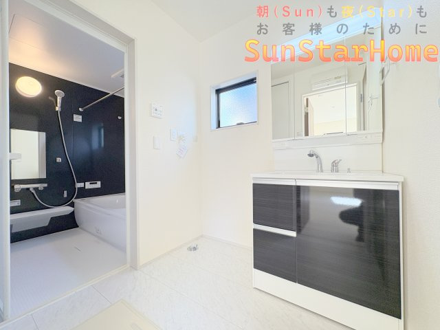 【サンスターホーム】福生市熊川　長期優良新築戸建の独立洗面台