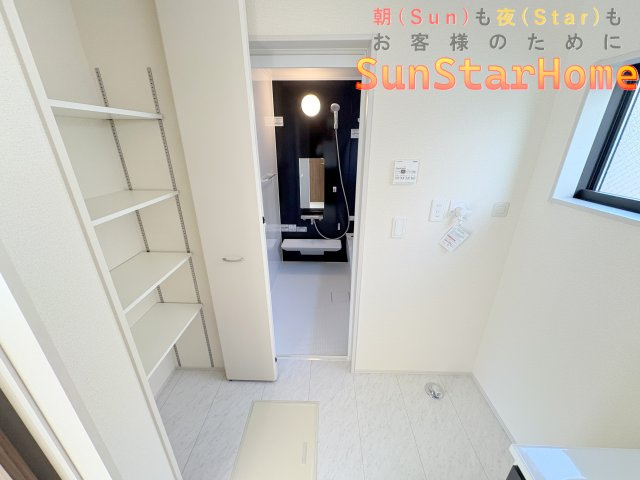 【サンスターホーム】福生市熊川　長期優良新築戸建の独立洗面台