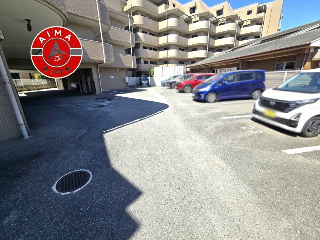 クレストはら南の駐車場|敷地内駐車場です。