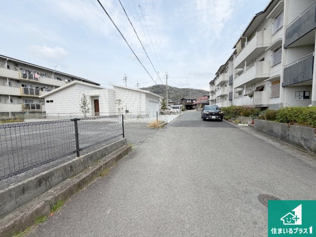 加西市北条町西高室　第2期　新築一戸建ての前面道路含む現地写真|周辺は落ち着いた街並みの住宅地！子育てがしやすい住環境です！まだ未完成ですが、現地でしかわからない事もございます。是非一度ご覧ください。
