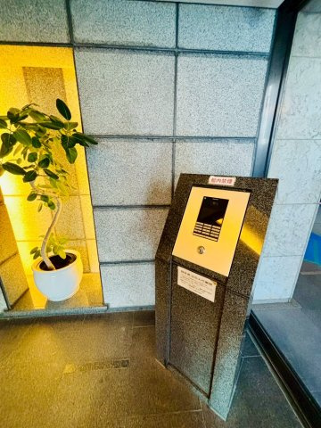 コスモシティ鶴橋駅前のエントランス