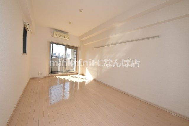 プレサンス本町プライムの寝室|家具家電が配置しやすいです！