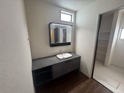 【独立洗面台】 | うるま市高江洲（全3棟）1号棟 | 1号棟　オシャレで収納豊富な洗面台♪