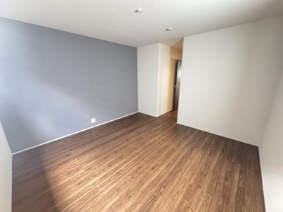 【洋室】 | うるま市高江洲（全3棟）1号棟 | 1号棟　洋室9帖＋WIC付き♪