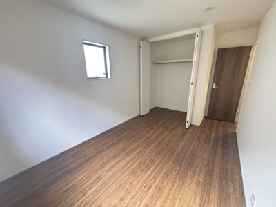 【洋室】 | うるま市高江洲（全3棟）1号棟 | 1号棟　洋室6.5帖＋CL付き♪