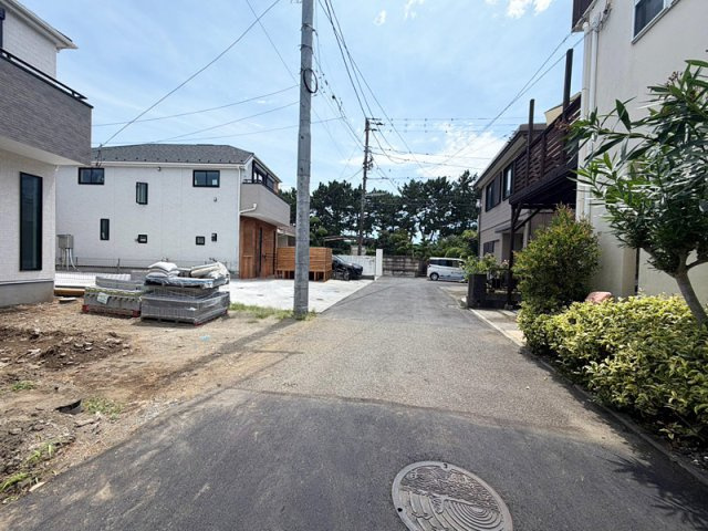 新築戸建　茅ヶ崎市東海岸南4丁目の前面道路含む現地写真