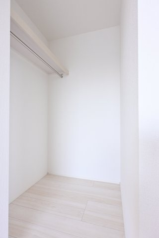 【収納】 | 太田市新田上江田町　タクトホーム | 寝室にはウォークインクローゼットがついておりおしゃれなご家族もうれしい空間です♪