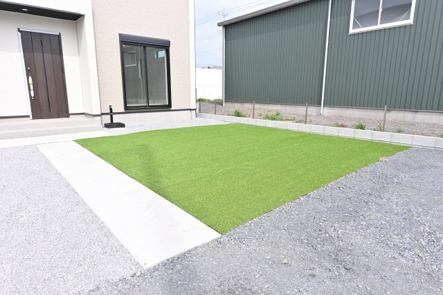 【庭】 | 太田市新田上江田町　タクトホーム | 広いお庭でBBQやガーデニング、ドッグランなど夢が広がりますね♪