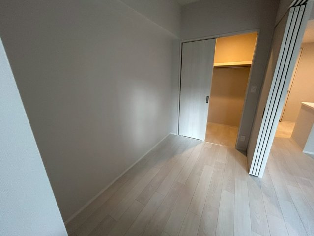 リヴェント福島の洋室