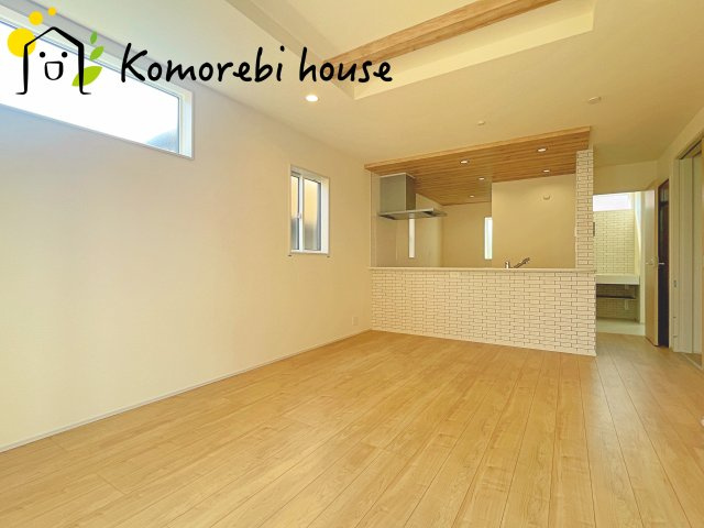 桶川市東2丁目　3期　新築一戸建て　ブルーミングガーデン　01の居間・リビング|使いやすい居間です