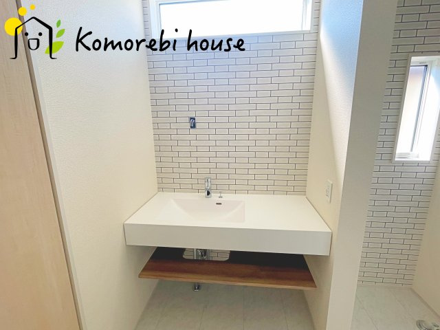 桶川市東2丁目　3期　新築一戸建て　ブルーミングガーデン　01の独立洗面台|朝の身支度には欠かせない独立洗面化粧台