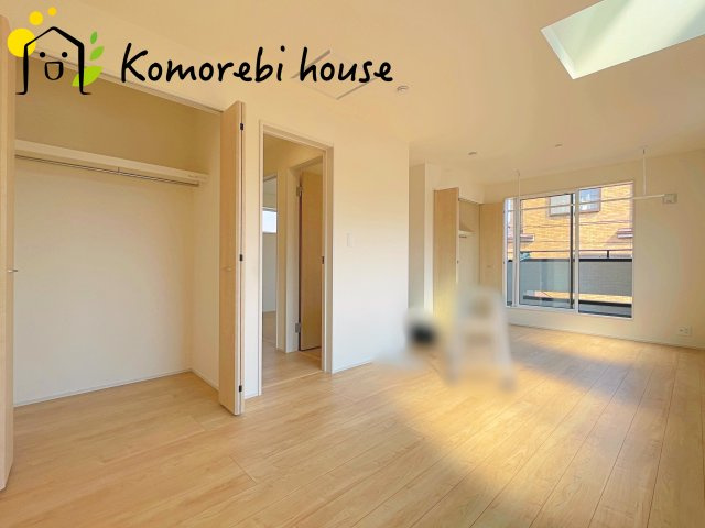 桶川市東2丁目　3期　新築一戸建て　ブルーミングガーデン　01の寝室|使い勝手のいい寝室です