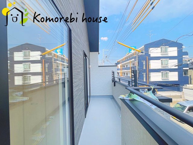 桶川市東2丁目　3期　新築一戸建て　ブルーミングガーデン　01のバルコニー|バルコニーからの眺めを楽しみながら食事をしませんか