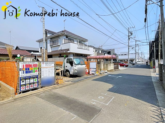 桶川市東2丁目　3期　新築一戸建て　ブルーミングガーデン　01の前面道路含む現地写真|26.3.14撮影済み