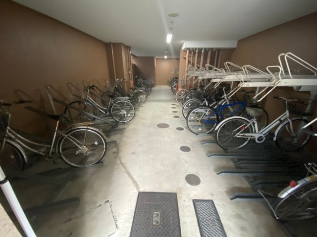 プレサンス金山グリーンパークス　名古屋市賃貸　仲介手数料無料の駐車場
