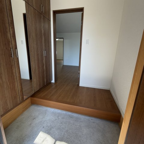 登別市鷲別町6丁目43-5戸建の玄関|きれいな玄関です