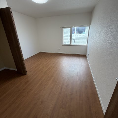 登別市鷲別町6丁目43-5戸建の洋室|コンパクトで使いやすい洋室です