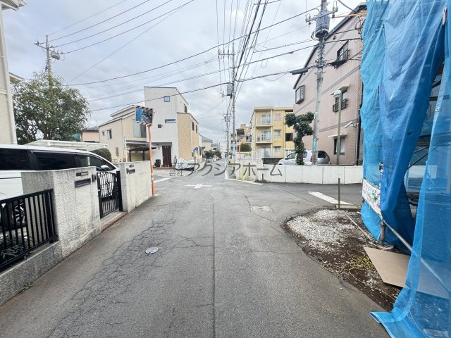 所沢市南住吉・全4棟　新築一戸建　D号棟　の前面道路含む現地写真|2026年3月6日撮影