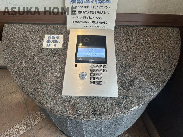 ライオンズマンション横濱本牧ベイステージの収納|広いクローゼットなので、お子様の成長に合わせた収納ができそうですね。