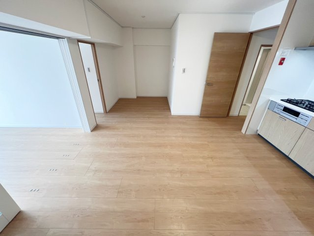 向陽ハイツ　302の居間・リビング|12帖のリビングは、リビング・ダイニングにも十分な広さです♪