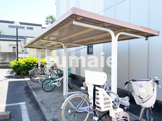 ピュアコート　弐番館のその他共用部分|屋根付きの駐輪場です。